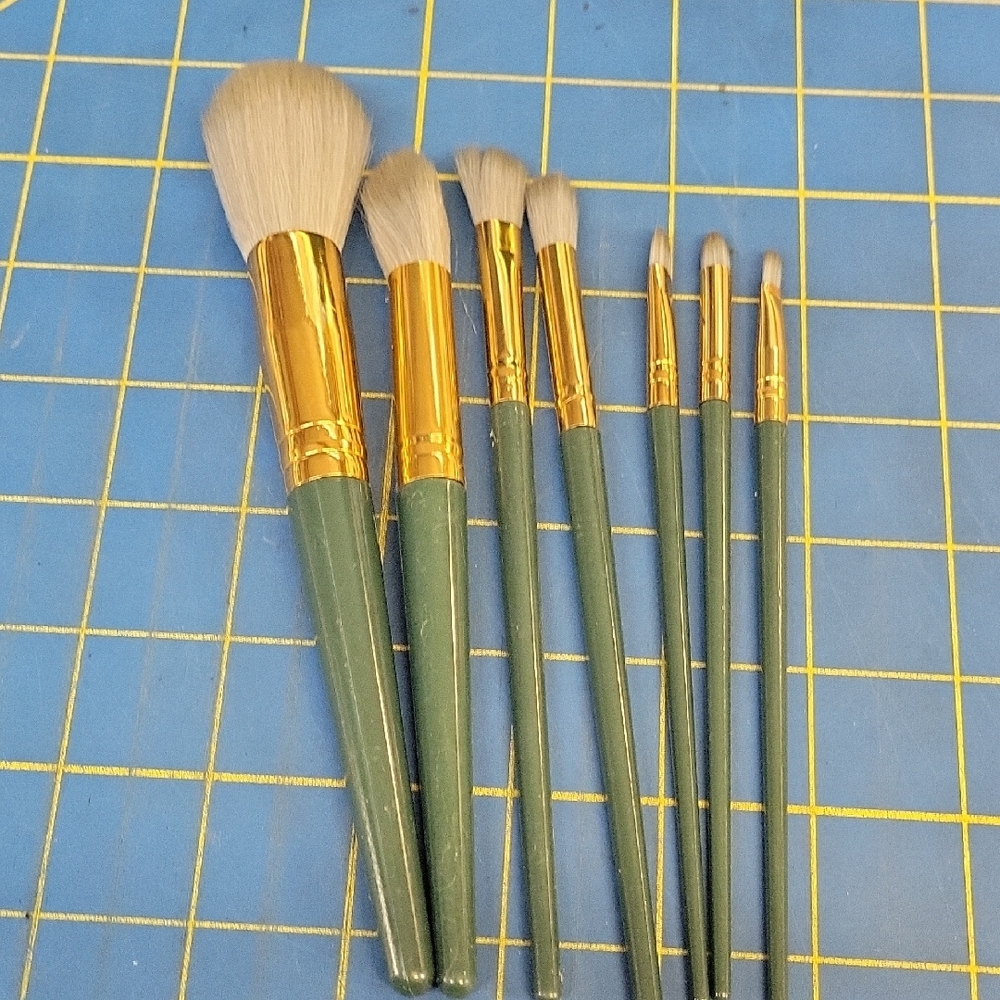 Green & Gold Makeup Brush Set of 7 New In Package